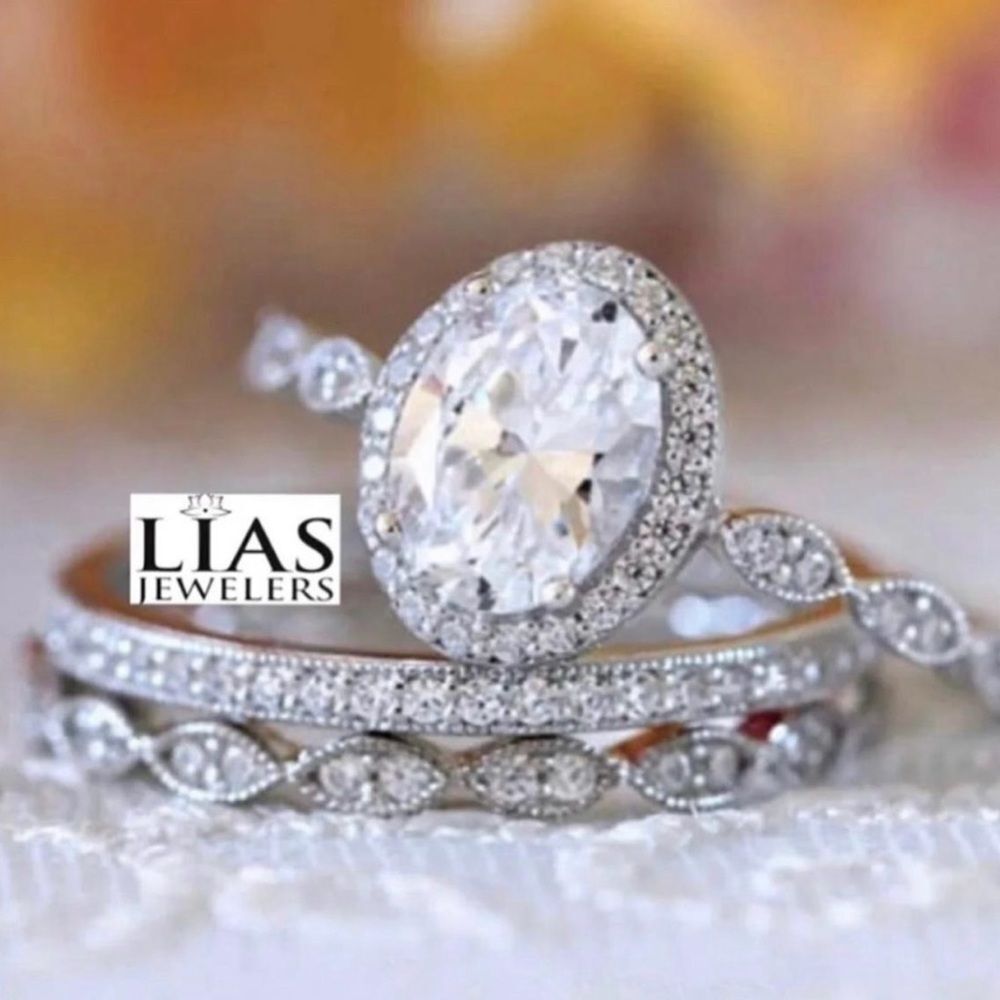 New 18k white gold wedding ring set